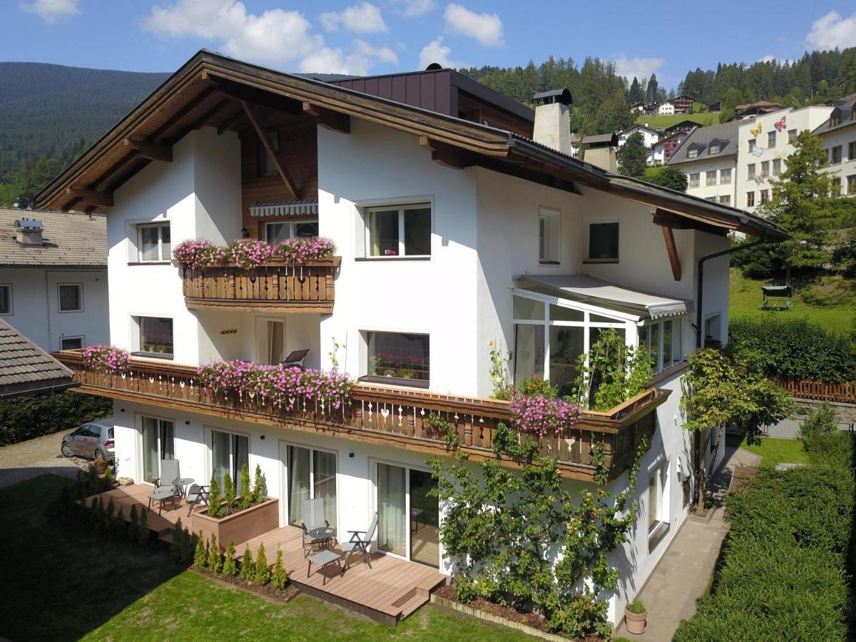 Apartments Montblanc Sella St. Ulrich in Gröden Exterior foto
